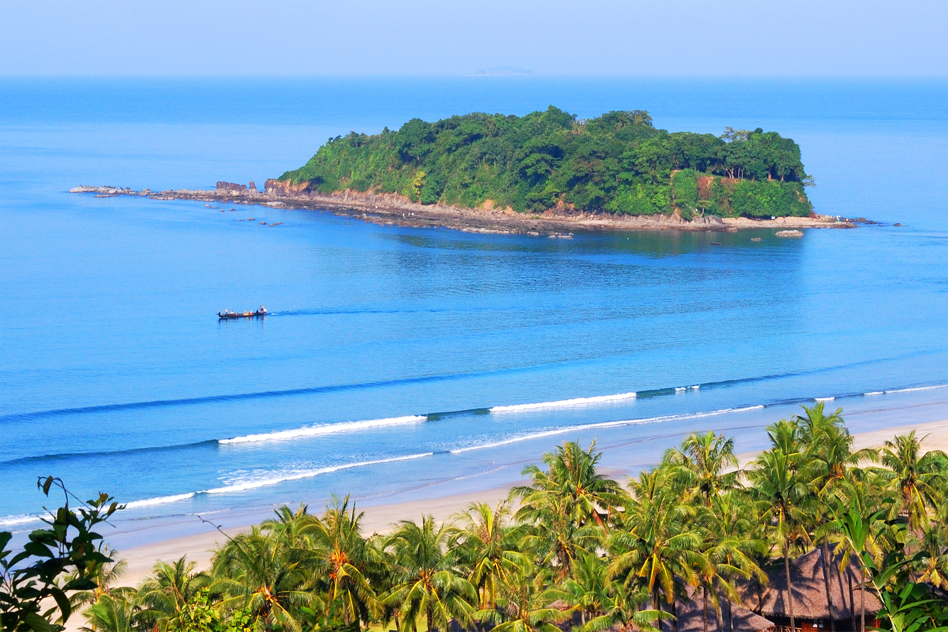 Ngwe Saung Beach